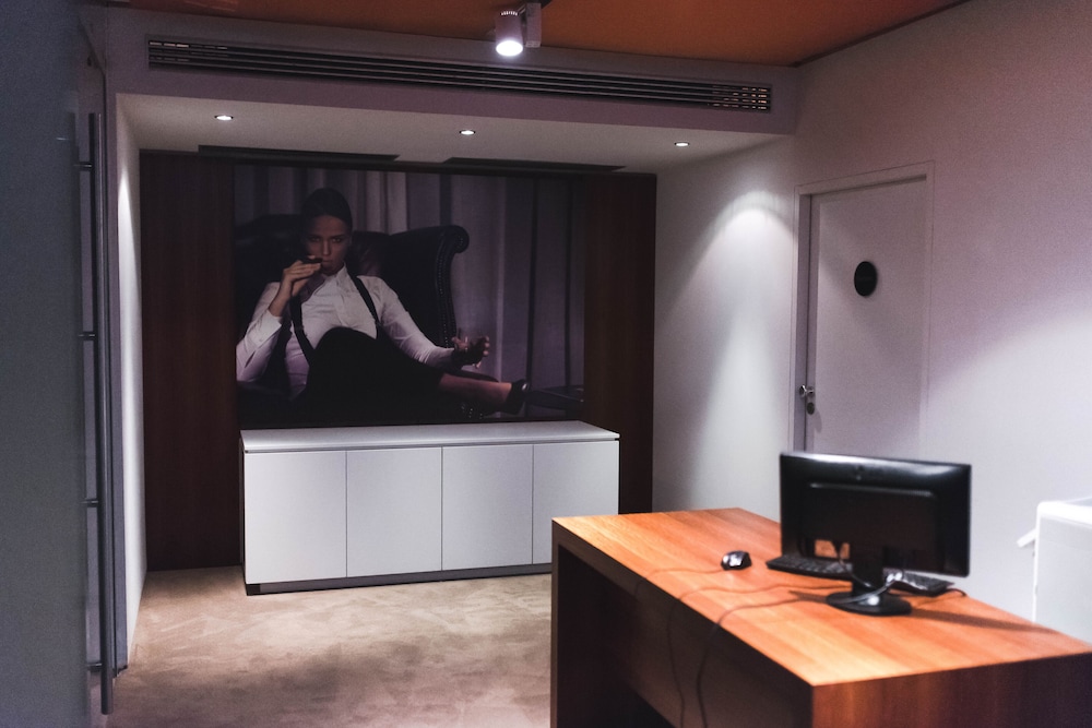 Graffit Gallery Design Hotel — Hotel building in Varna, Varna Region