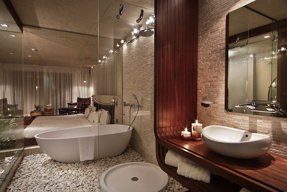 Graffit Gallery Design Hotel — Hotel rooms in Varna, Varna Region