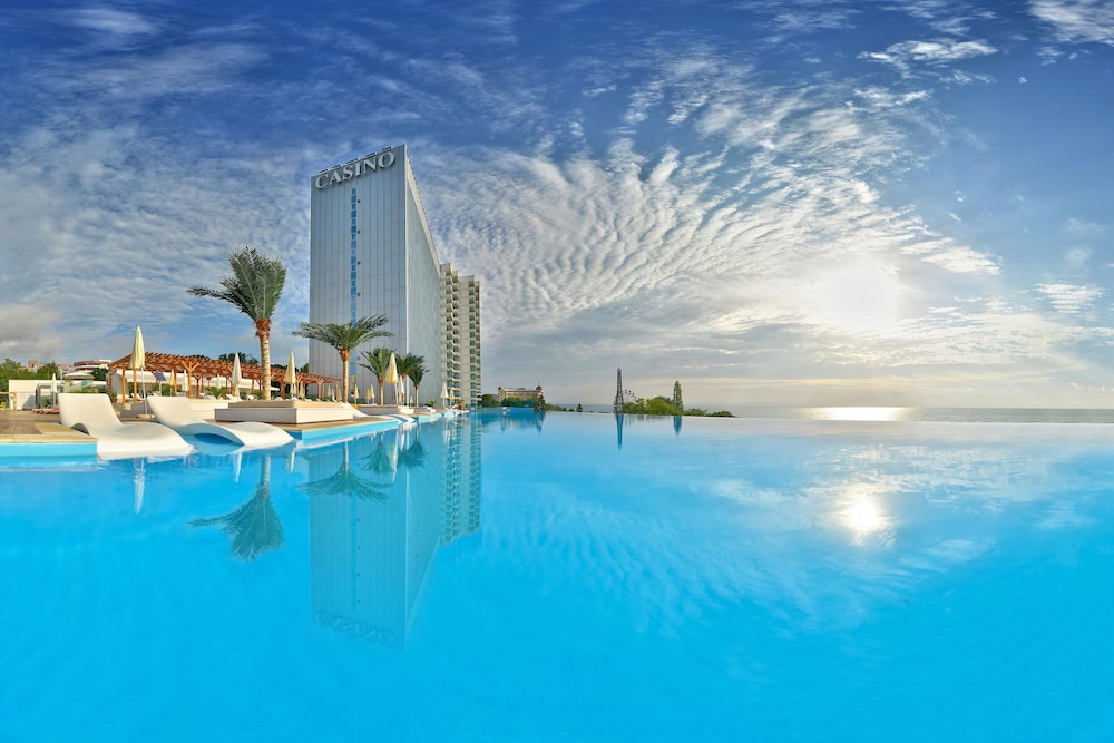 INTERNATIONAL Hotel Casino & Tower Suites — Main photo in Golden Sands, Varna Region