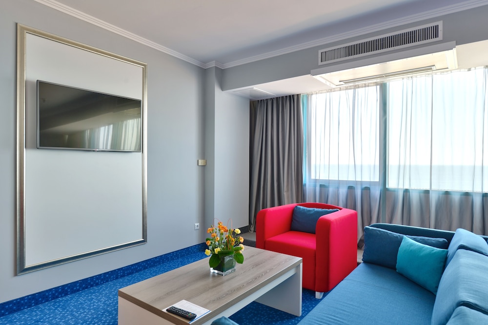 INTERNATIONAL Hotel Casino & Tower Suites — Hotel rooms in Golden Sands, Varna Region