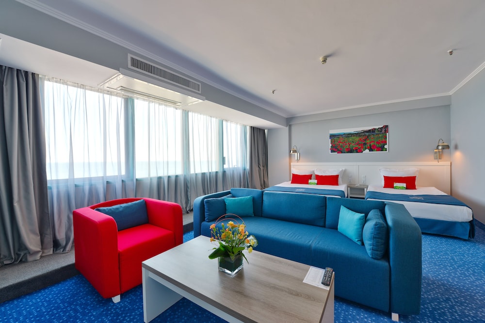 INTERNATIONAL Hotel Casino & Tower Suites — Hotel rooms in Golden Sands, Varna Region