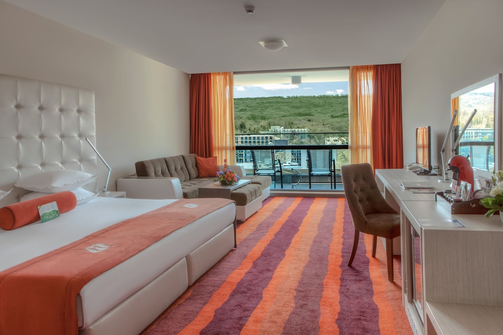 INTERNATIONAL Hotel Casino & Tower Suites — Hotel rooms in Golden Sands, Varna Region
