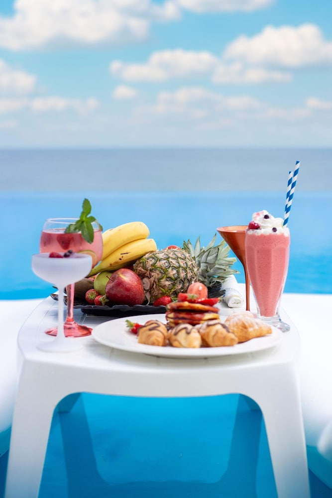 INTERNATIONAL Hotel Casino & Tower Suites — Restaurant & bars in Golden Sands, Varna Region