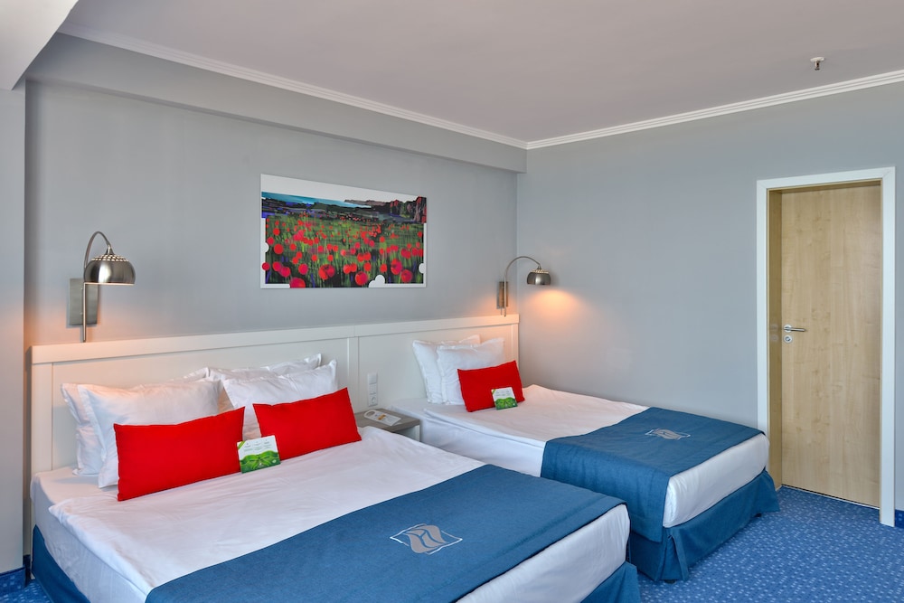 INTERNATIONAL Hotel Casino & Tower Suites — Hotel rooms in Golden Sands, Varna Region