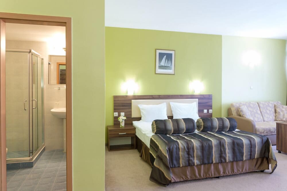 Regatta Palace Hotel — Hotel rooms in Sunny Beach, Burgas Region