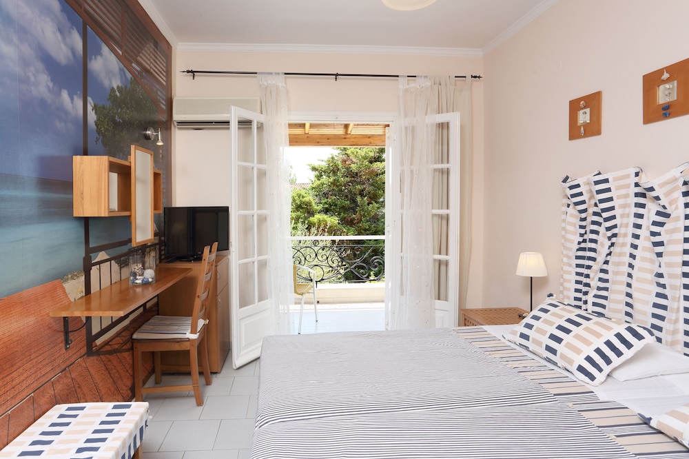 Nefeli Hotel — Hotel rooms in Gouvia, Ionian Islands