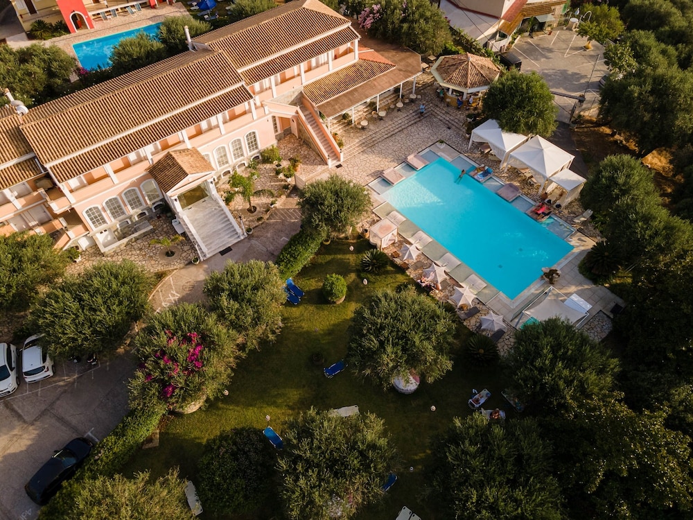 Nefeli Hotel — Swimming pool in Gouvia, Ionian Islands