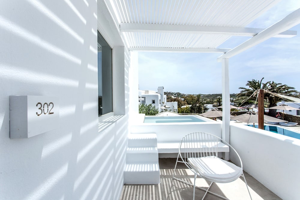 Ostraco Suites — Hotel rooms in Mykonos Town, South Aegean