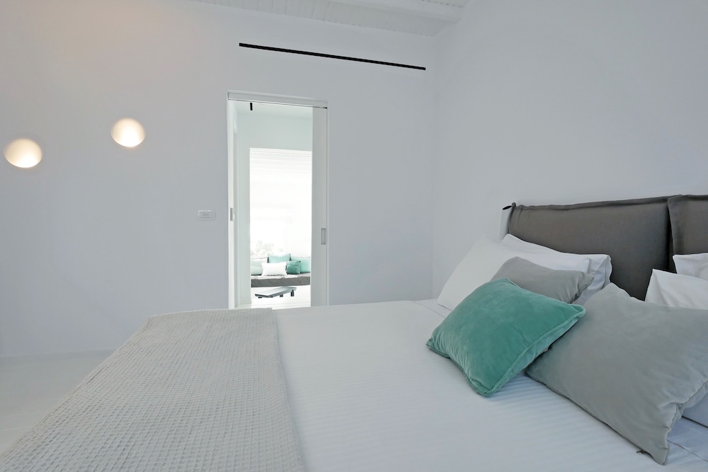 Ostraco Suites — Hotel rooms in Mykonos Town, South Aegean