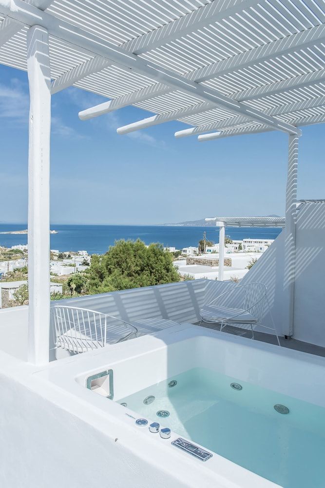 Ostraco Suites