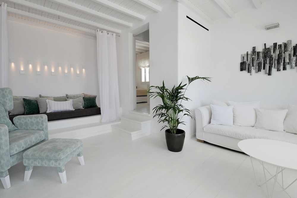 Ostraco Suites — Hotel rooms in Mykonos Town, South Aegean