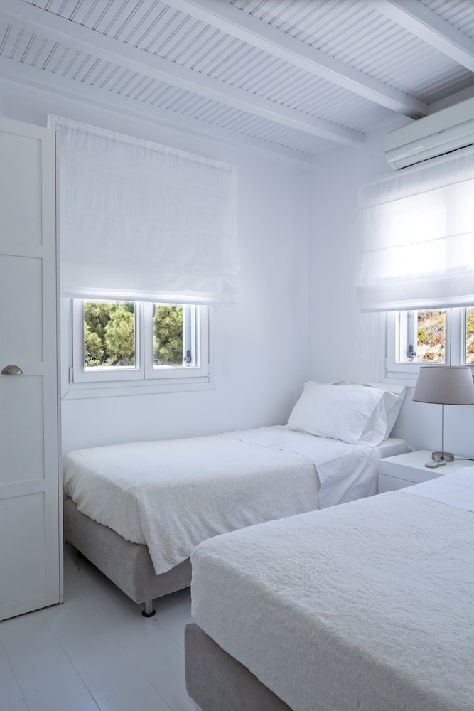 Ostraco Suites — Hotel rooms in Mykonos Town, South Aegean