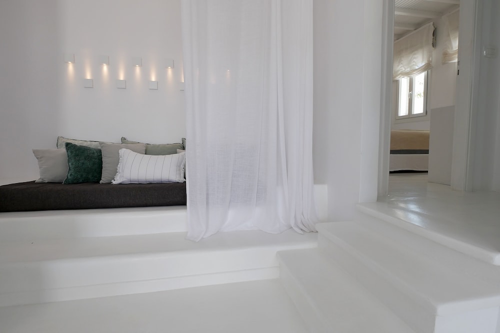 Ostraco Suites — Hotel rooms in Mykonos Town, South Aegean