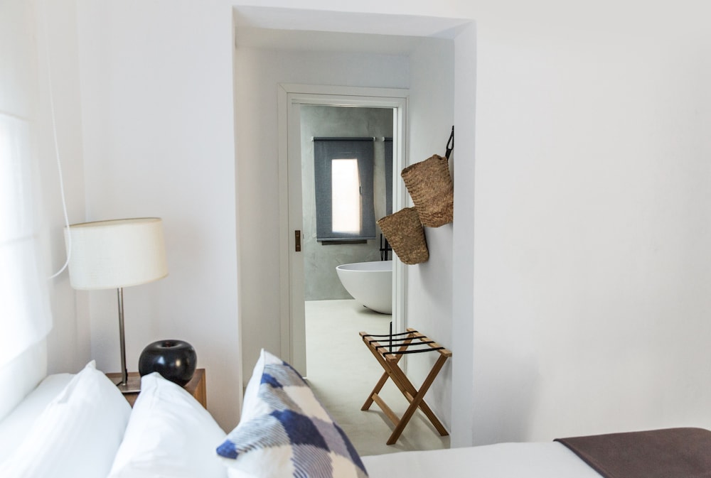 Ostraco Suites — Hotel rooms in Mykonos Town, South Aegean