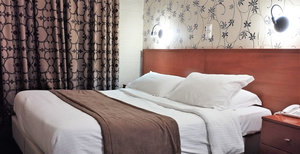 Palatino Hotel — Hotel rooms in Zante Town, Ionian Islands