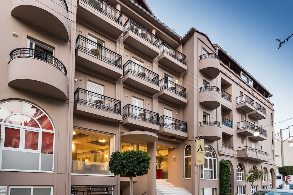 Palatino Hotel — Hotel building in Zante Town, Ionian Islands