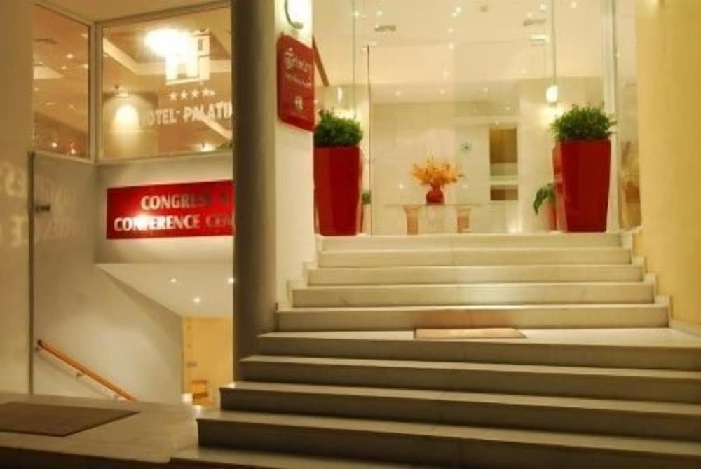Palatino Hotel — Hotel building in Zante Town, Ionian Islands