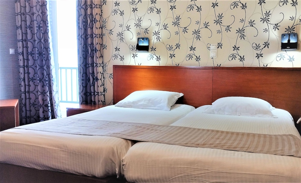 Palatino Hotel — Hotel rooms in Zante Town, Ionian Islands