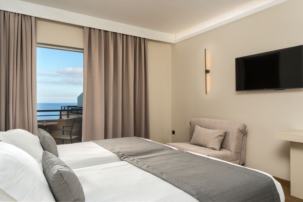 Palatino Hotel — Hotel rooms in Zante Town, Ionian Islands