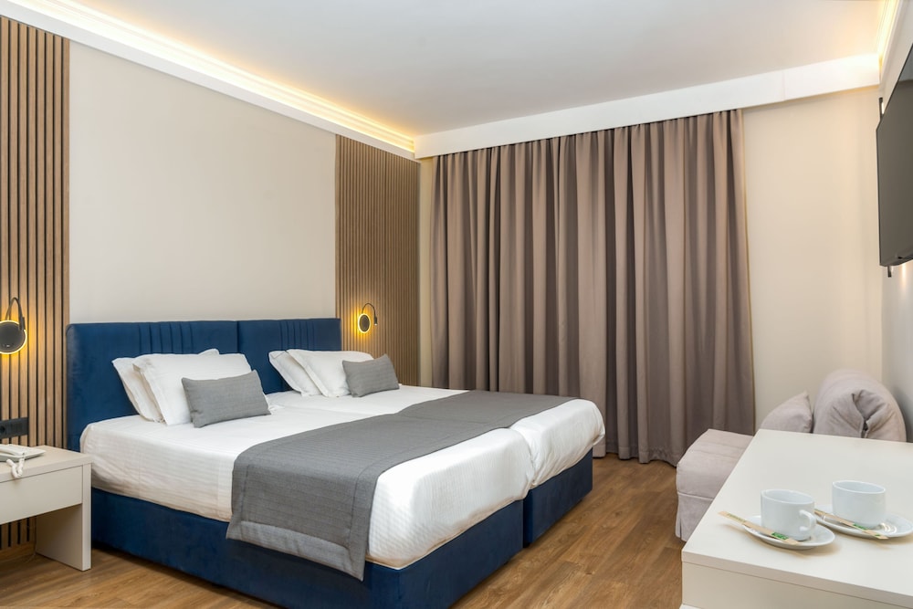 Palatino Hotel — Hotel rooms in Zante Town, Ionian Islands