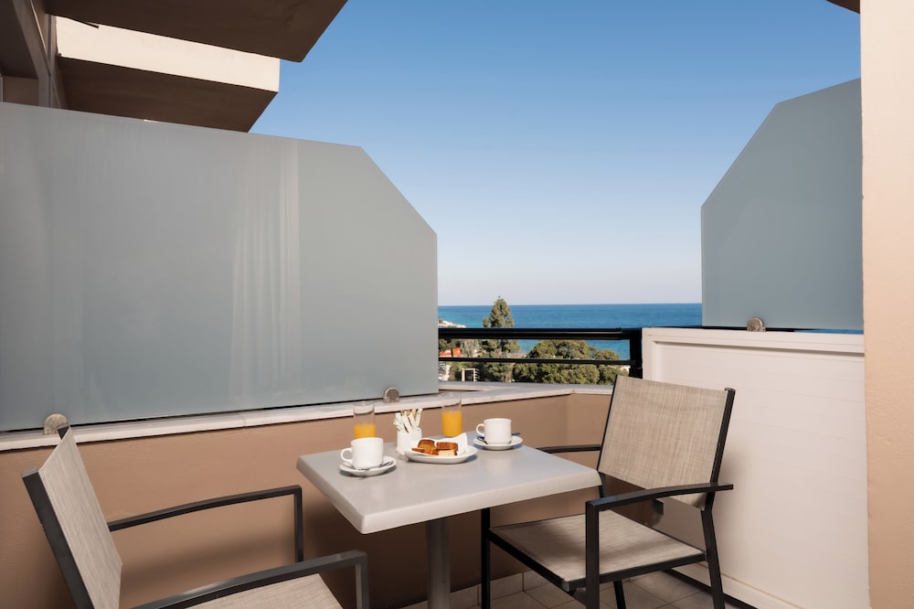 Palatino Hotel — Hotel rooms in Zante Town, Ionian Islands