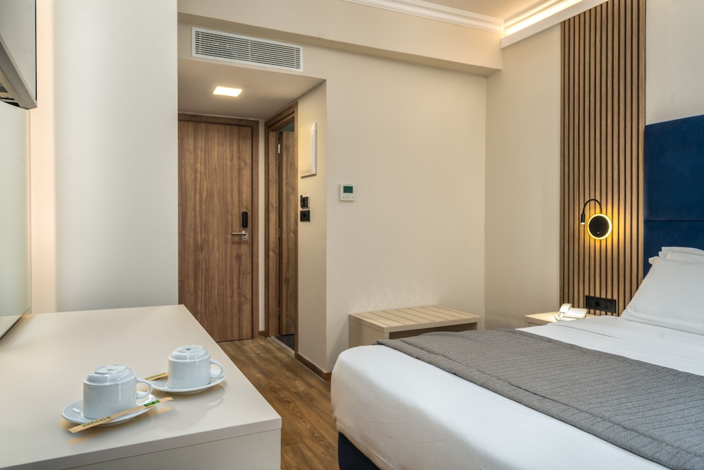 Palatino Hotel — Hotel rooms in Zante Town, Ionian Islands
