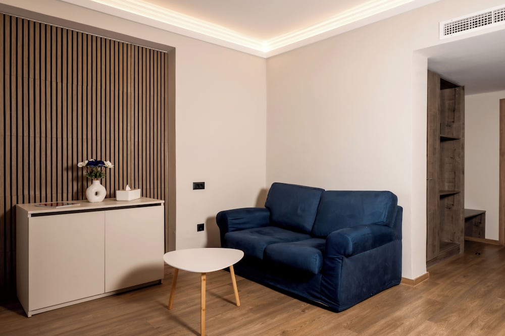 Palatino Hotel — Hotel rooms in Zante Town, Ionian Islands