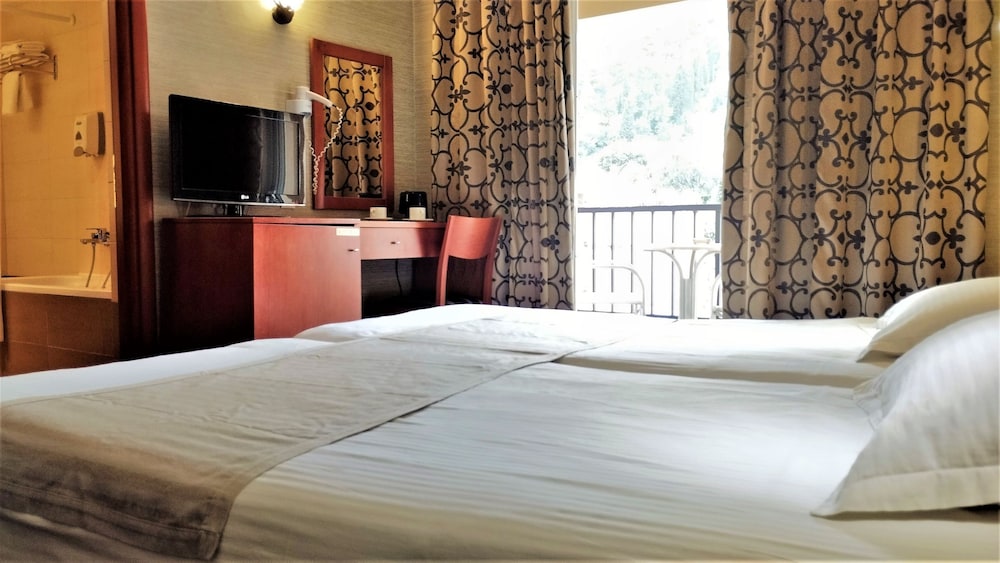 Palatino Hotel — Hotel rooms in Zante Town, Ionian Islands
