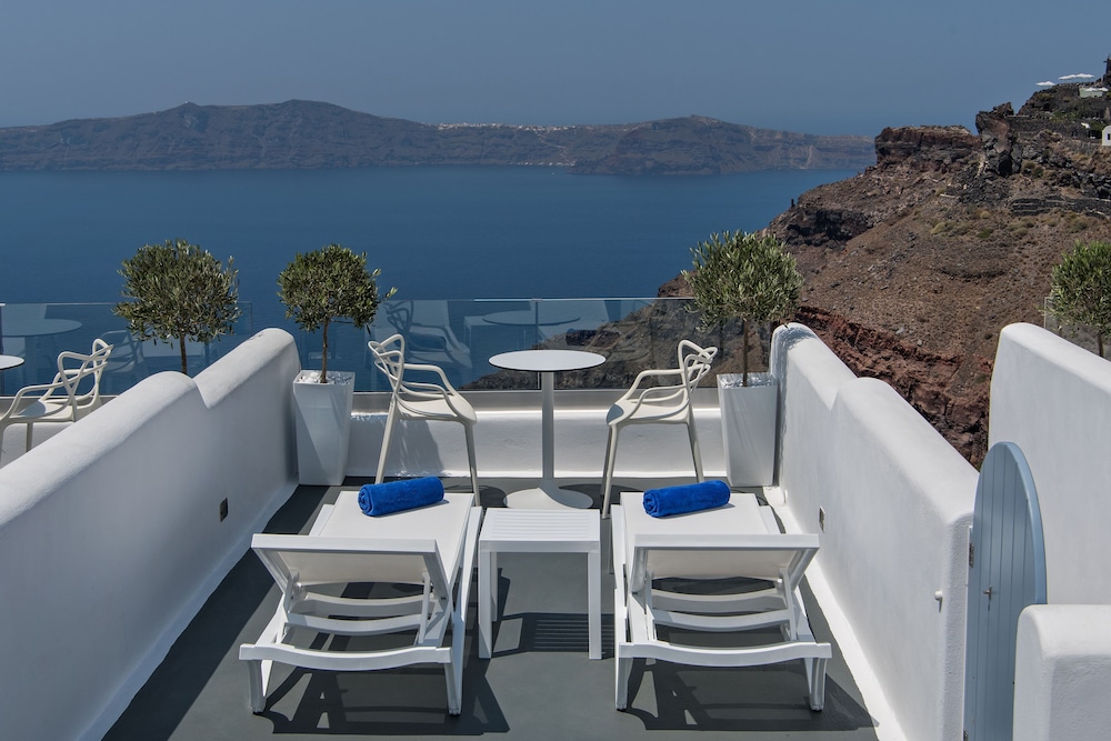 Pegasus Suites & Spa — Restaurant & bars in Imerovigli, South Aegean