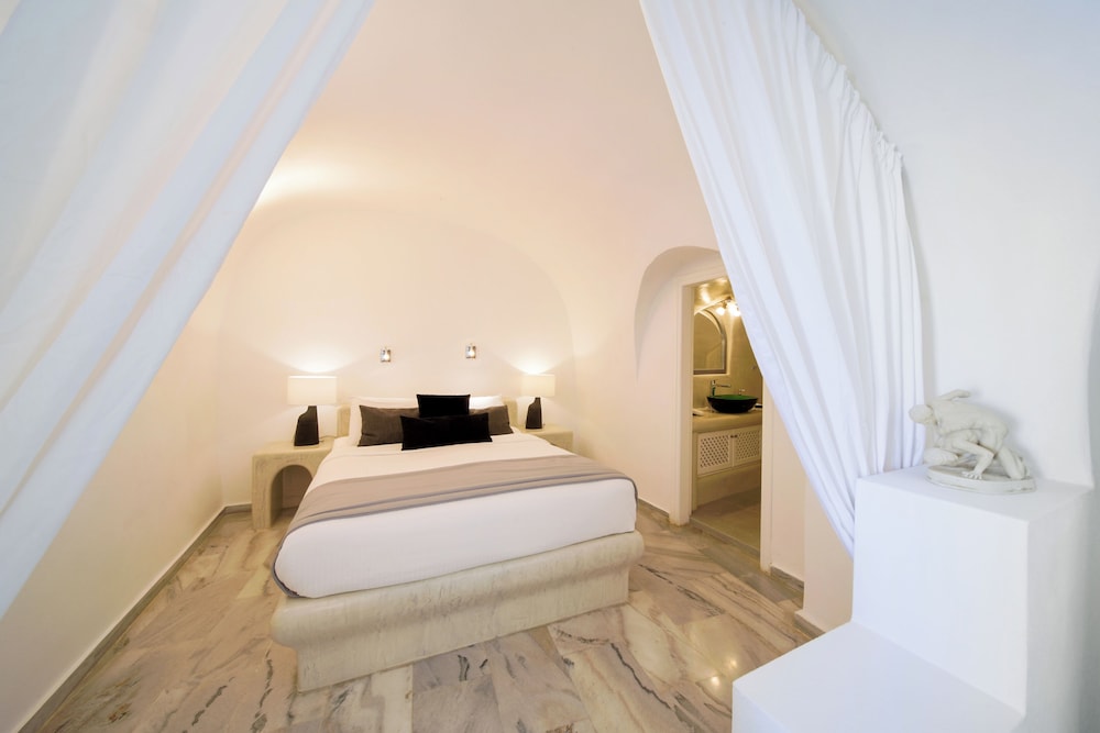 Pegasus Suites & Spa — Hotel rooms in Imerovigli, South Aegean