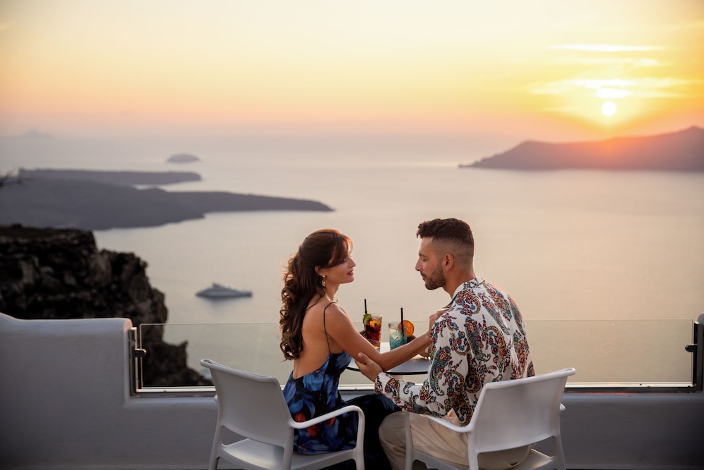 Pegasus Suites & Spa — Restaurant & bars in Imerovigli, South Aegean