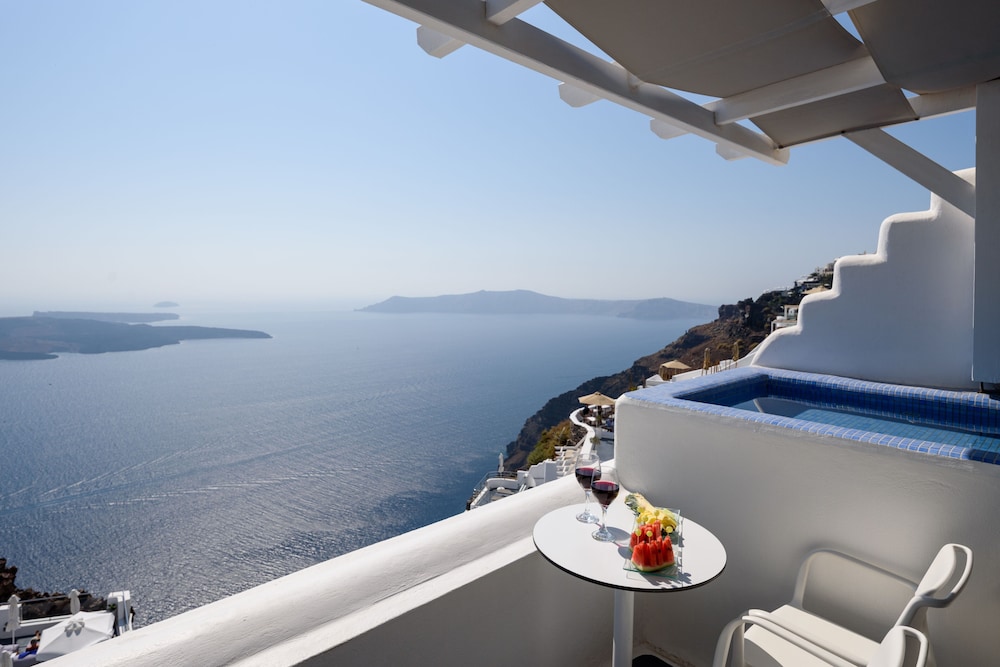 Pegasus Suites & Spa — Hotel rooms in Imerovigli, South Aegean