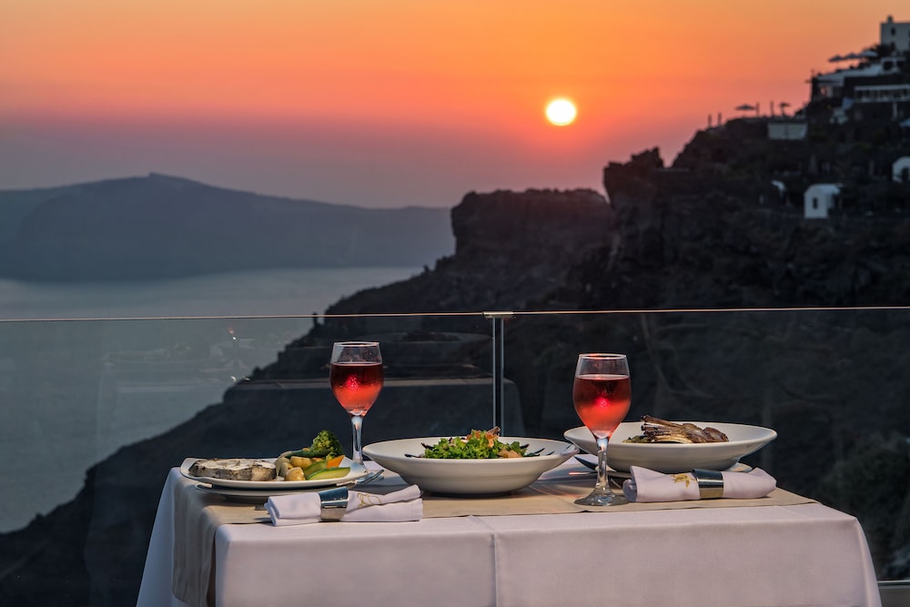 Pegasus Suites & Spa — Restaurant & bars in Imerovigli, South Aegean