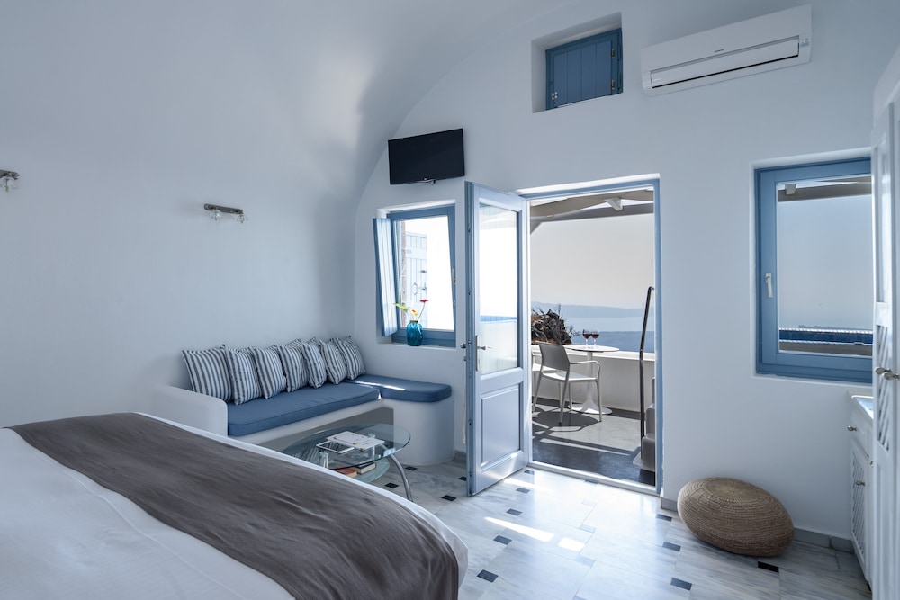 Pegasus Suites & Spa — Hotel rooms in Imerovigli, South Aegean