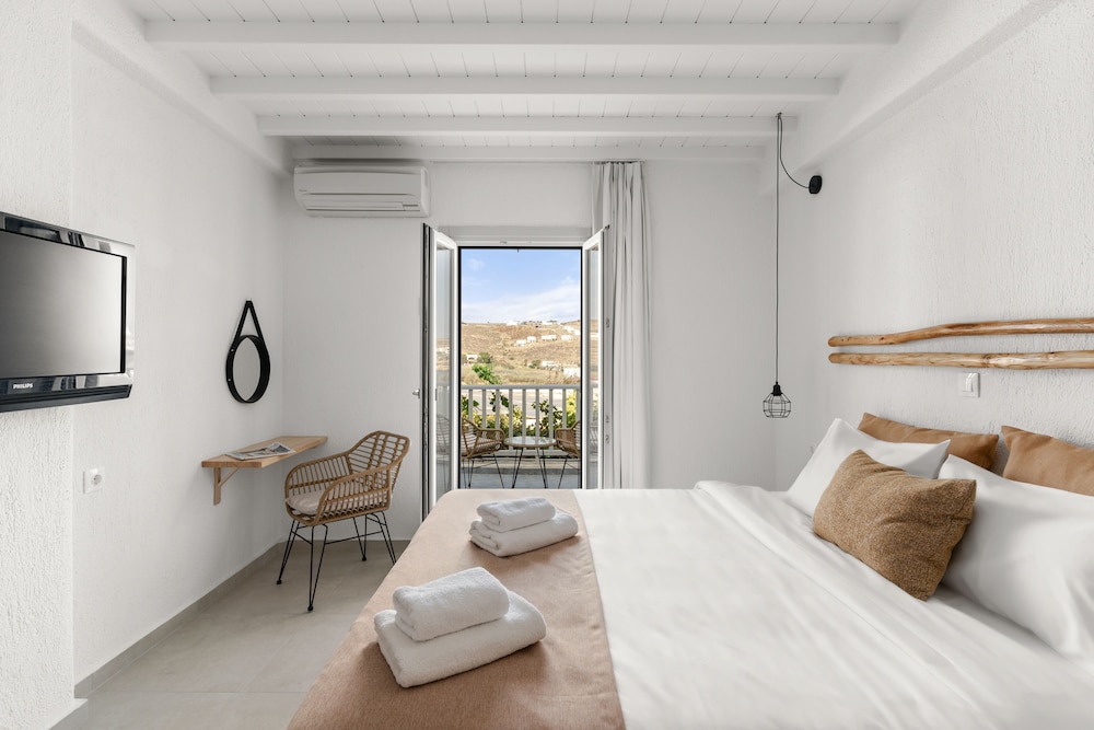 Penelope Village Mykonos by Mr and Mrs White — Hotel rooms in Ano Mera, South Aegean