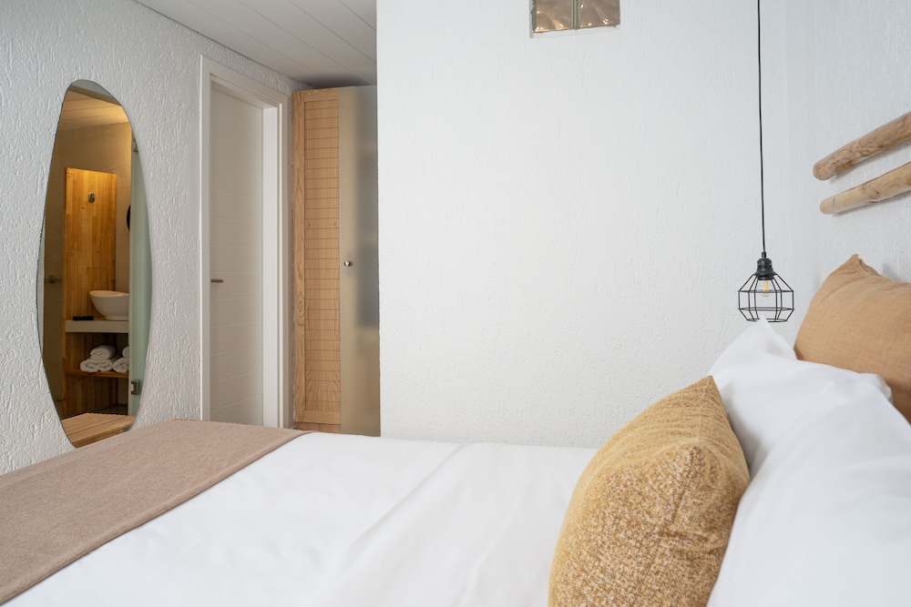 Penelope Village Mykonos by Mr and Mrs White — Hotel rooms in Ano Mera, South Aegean