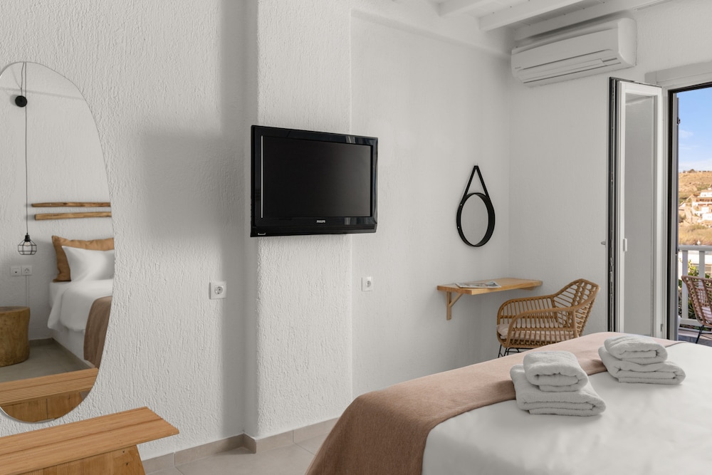 Penelope Village Mykonos by Mr and Mrs White — Hotel rooms in Ano Mera, South Aegean