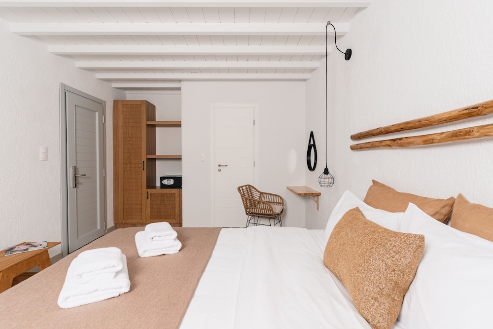 Penelope Village Mykonos by Mr and Mrs White — Hotel rooms in Ano Mera, South Aegean