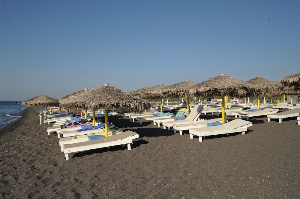 Perissa Bay — Beach in Perissa, South Aegean