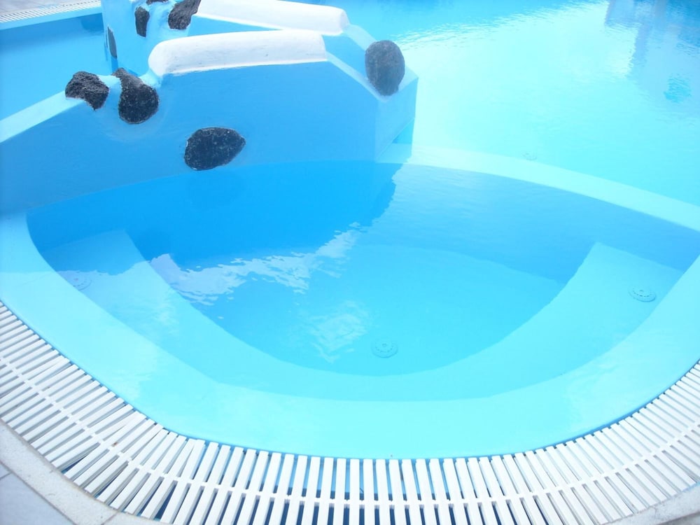Perissa Bay — Swimming pool in Perissa, South Aegean