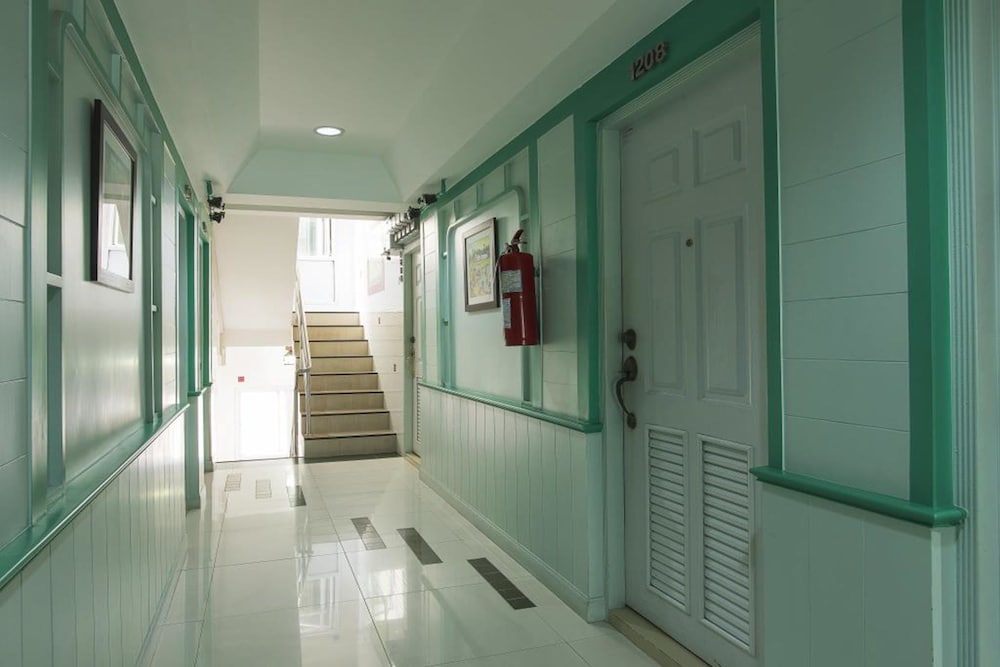 Orchid Resort — Hotel building in Bangkok, Bangkok