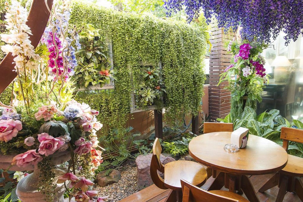 Orchid Resort — Restaurant & bars in Bangkok, Bangkok