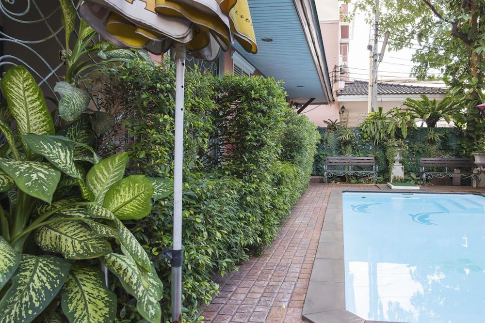 Orchid Resort — Swimming pool in Bangkok, Bangkok