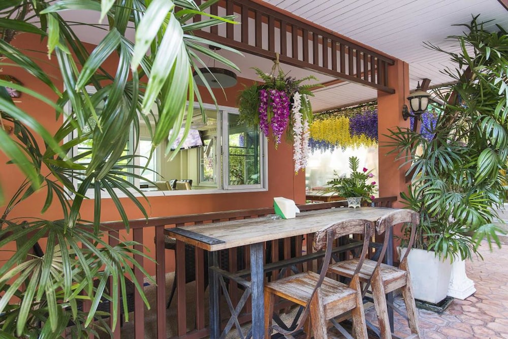 Orchid Resort — Restaurant & bars in Bangkok, Bangkok