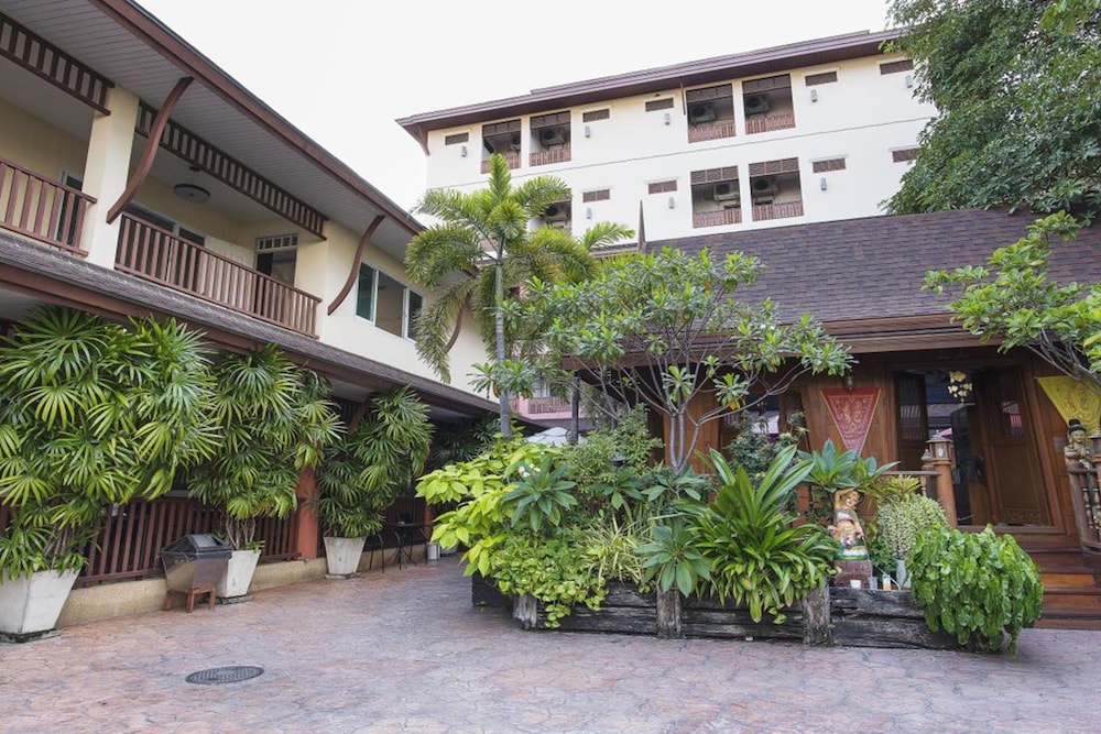 Orchid Resort — Hotel building in Bangkok, Bangkok