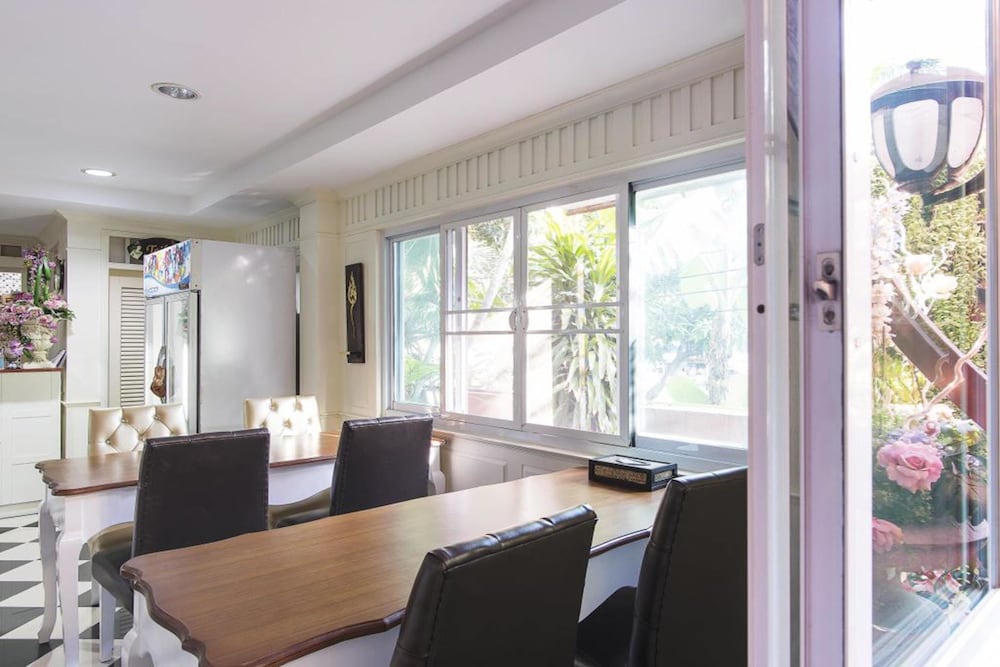Orchid Resort — Restaurant & bars in Bangkok, Bangkok