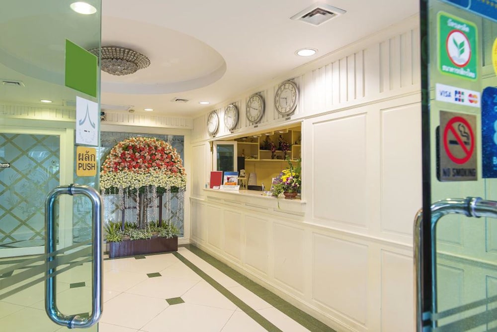Orchid Resort — Hotel building in Bangkok, Bangkok