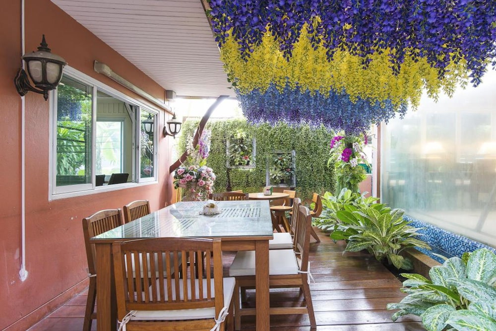 Orchid Resort — Restaurant & bars in Bangkok, Bangkok