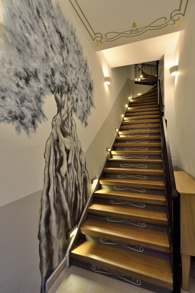 Elia Palatino Hotel — Hotel building in Chania