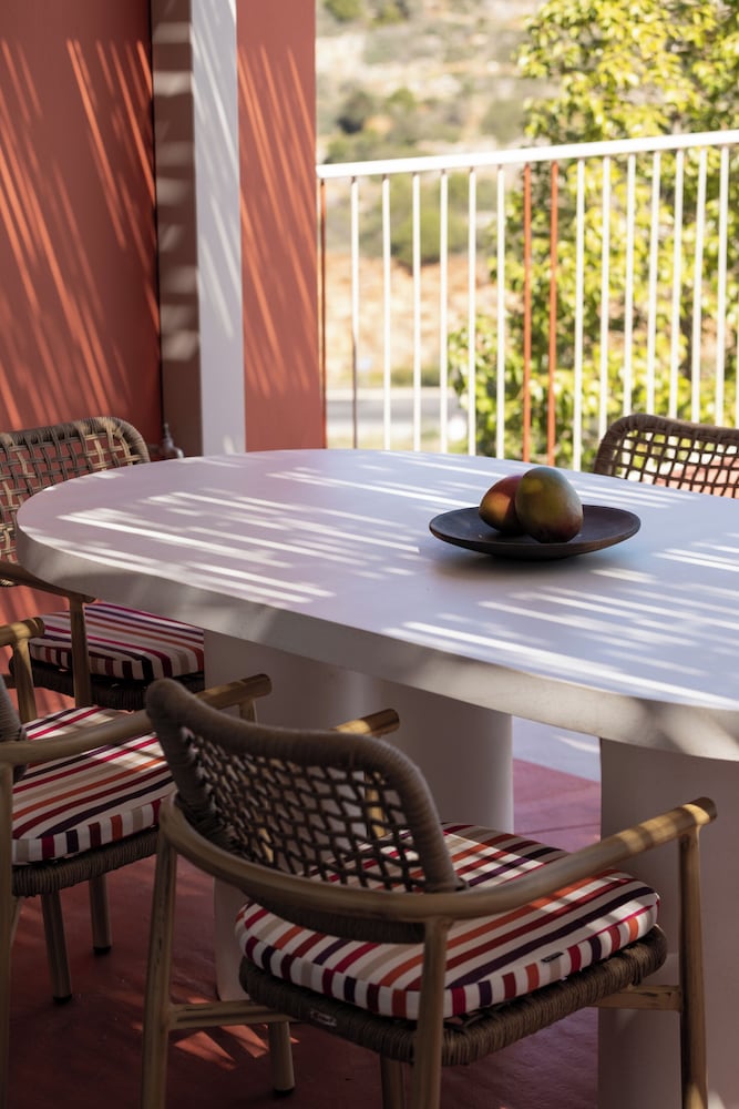 Pleiades Blossomhill Houses, member of Domes Finds — Restaurant & bars in Elounda